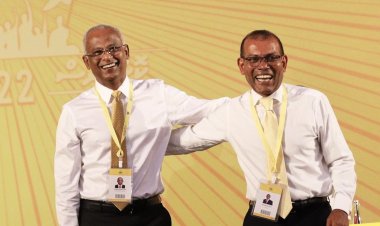 ރޭވެނީ އަންނި ޖާނުންފިދާވެގެން އިބޫއަށް ދޭ ސިޔާސީ ހަމަލައެއް