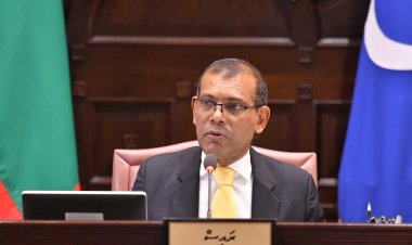ރައީސް ނަޝީދު ރަތް ރޮގު ހުރަސް ކުރައްވައިފި