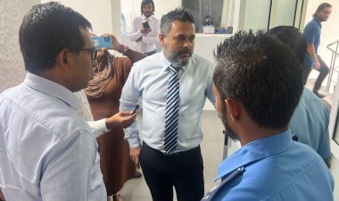 އިދިކޮޅުން އެޗްއާރުސީއެމްގެ މުއައްޒަފުން ރަހީނުކޮށްފި