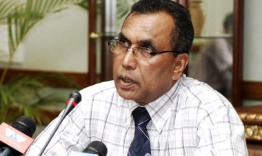 މަޖިލީހުގެ މެންބަރުންނަކީ ރޯނު އެދުރުން: މެންބަރ އަފީފް