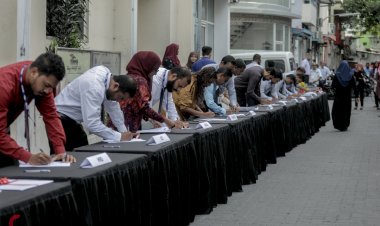 ވެރިކަމަށް އަރުވަން މަސައްކަތްކުރިޔަސް ވަޒީފާއެއް ނުދެވޭނެ: މުއިއްޒު