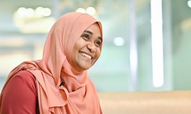 ސާޖިދާ އުޅުއްވަން ތިޔަ އުޅުއްވަނީ މާ އައްޗިކޮށް