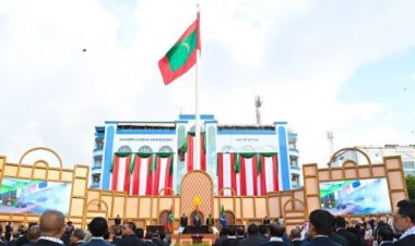 އޭ މިހިރަ ދިދަޔާއޭ! ތިބާއަށް ހޮއްލީ ހޮޅި!