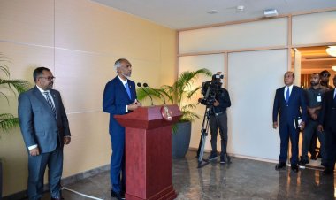 އިންޑިއާ ސިފައިން ބޭލުމުގެ ކުރިން ބާލަންޖެހެނީ މުއިއްޒު