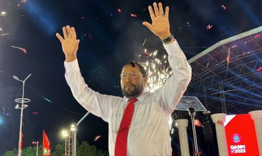 މުއިއްޒު އަޒުލްކޮށް ގާސިމްގެ އެއްބައިވަންތަ ސަރުކާރެއް!!