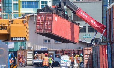 ވަގުވިޔަފާރިއަށް ކަސްޓަމް ދޮރުތަކުގެ ތަންޑު ނައްޓާލުން