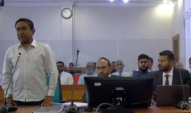 މުއިއްޒު ދެކެނީ ޔާމީނަށް ކޮށްފައިވަނީ ހަރާންހުމެއް ނޫންކަމަށް!