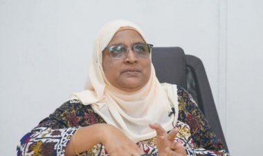ކާންދޭ އަތުގައި ދަތް އެޅުމަކީ އާޒިމާގެ ގޮތް
