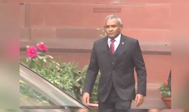 ކޮންމެ ދެމަފިރިއަކަށް އެއަރޕޯޓެއް