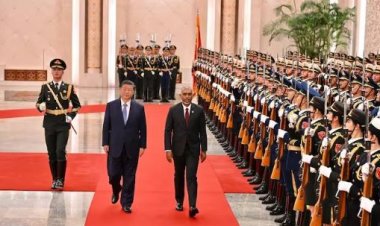 މުއިއްޒުގެ ރާއްޖެ އިންޑިއާގެ ބެކްޔާޑުން ޗައިނާ ބެކްޔާޑަށް!