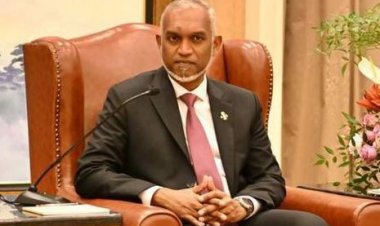 ޖައްބާރުވެރިކަމުން ކަޅިވެފައިވާ މުއިއްޒާ ދެކޮޅަށް ތެދުވަންޖެހޭ!