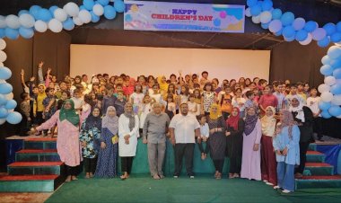 ދޮގުހެދުމުގައި ވަޒީރުން މުއިއްޒަށް ދުލެއް ނުކުރޭ!