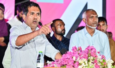 ބަނގުރޫޓް ނުވަނީސް މުއިއްޒުގެ ވެރިކަން ނިންމަންޖެހޭ!