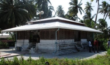 ހުރިހާ ޝައިތާނުން މުއިއްޒުގެ ވެރިކަމާއެކު އިސްލާންވީތަ!