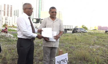 ގޯތީގެ ކަންކަން އޮޅުވާލަންޏާ ދާނީ އަތަށް ގޮވަމުން: އަކުރަމް