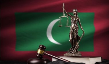 ޖުޑިޝަރީން ބިމުގައިތިބެ ހަނދަށް ކުޅުޖަހަނީ!!