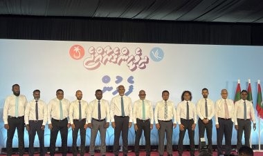 ވެއްޓިވެއްޓި އޮތް ވެރިކަން ކޮޅަށްޖަހައިދިން މީހުނަށް މުއިއްޒު ދިނީ ކޮޅުކެހި