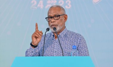 މުއިއްޒު އުޅެނީ ބޮޑު ސިޔާސީ ޕާޓީއެއް ރަހީނުކޮށްގެން