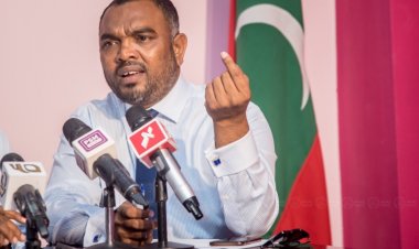އާރިފޫ -  ފުރުސަތު ދެއްވާ! މުޅަބަތްވެސް ކެވިދާނެ!
