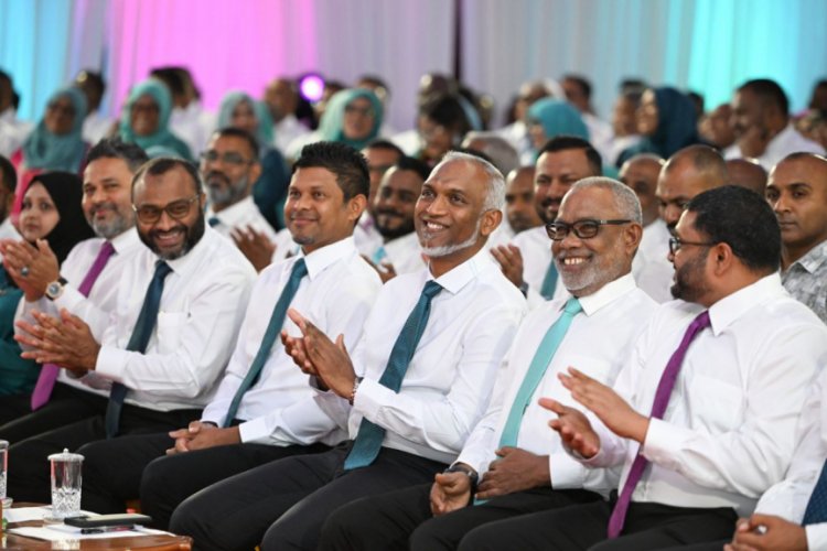 ގައުމުގާ ފައިސާ ނެތީއެއްނޫން - މުއިއްޒުގައި އިހުލާސްތެރިކަންނެތީ