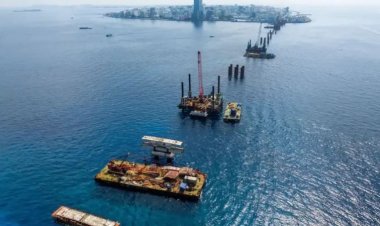 މުއިއްޒަށް: ތިލަމާލެ ބްރިޖުގެ މޮޅުނުކަނޑާ! ރެބަންކަނޑާ!