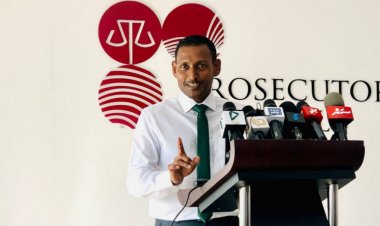 ޕީޖީ ބަދަލުކުރަނީ ސިޔާސީ ވާދަވެރިން ހައްޔަރުކުރަން