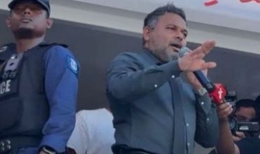 މުއިއްޒުގެ ކޮންމެ އުނބަށްޖެހުމަކީ ބަގާވާތެއް!!