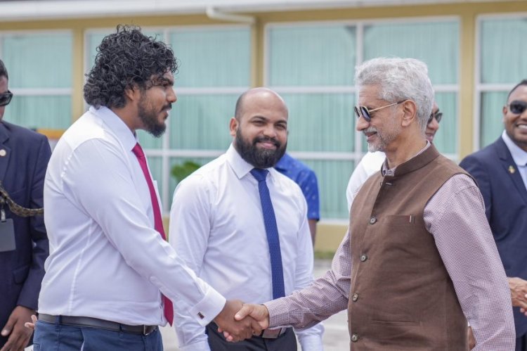 އަޒާނަށް: މަތިއޮމާންކުރިޔަސް ބޮޑުބުލީގެހަދާން އިންޑިއާނުނެތޭނެ!