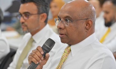 މުއިއްޒު ހައްގުތައް ނިގުޅައިގަތުމާ ދެކޮޅަށް ޒުވާނުން އަޑުފުލަންޖެހޭ: ޝާހިދު