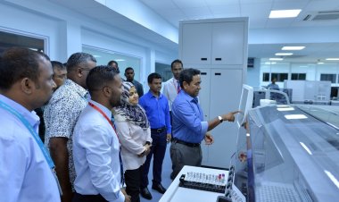 ވިހެއުމުގެ ކުރިން ކައިވެނިކޮށް މުއިއްޒު ދަރިއާ ހަވާލުވަނީތަ!