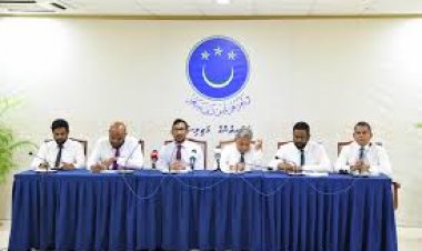 މަޖިލިސް ޕެރެލައިޒްކޮށްލި އިއްޒަތްތެރި މެންބަރު