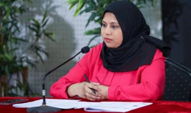 އަންހެން ކާޑް ކުޅެގެން އިސްތިއުފާނުދީ ފަރަކުނުޖެއްސޭނެ!