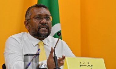 މިނިސްޓަރު އިހުސާން ވަގުތުން މަގާމުން ވަކިކުރަންޖެހޭ: ފައްޔާޒް