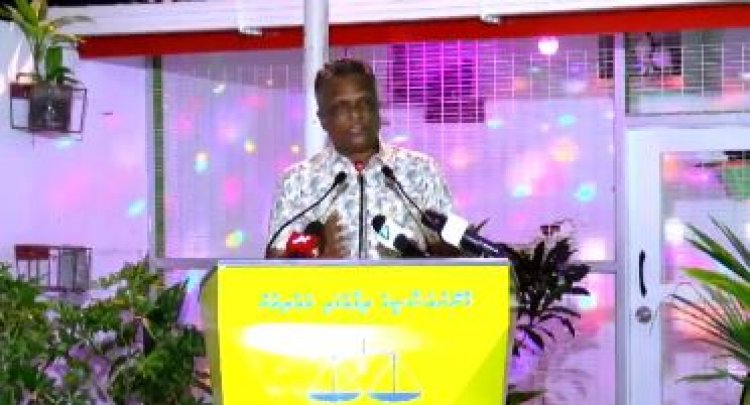 ރައްޔިތުންގެ ފައިސާ އިސްރާފުކުރުމުގައި މުއިއްޒަކީ ލާމަސީލު މިސާލެއް: އާޒިމް