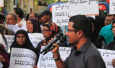 އިންތިއަށް: ދައުރު ދަންމާލިޔަސް ދައުރު ހަމަވަންދެން ތިބެންވީތަ!