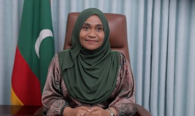 ކުރީގެ ފަސްޓް ލޭޑީންނާ އަޅާކިޔާއިރު މެޑަމް ސާޖިދާއަކީ ސުމެއް!