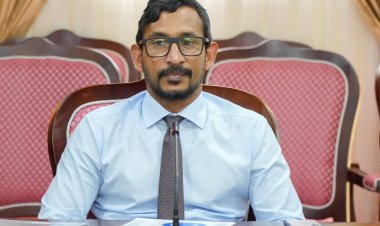 ފަލާހަށް: ތިޔަ ދުއްވަނީ ކޯޓްތަކުގެ ފުރޮޅުންވައި