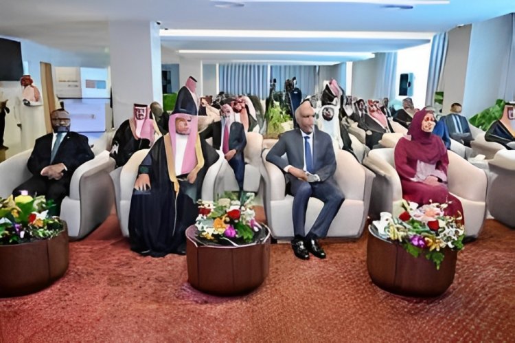 ހައްޖާއި އަޅުވައިގެންވެސް ދޮގުހެދުމާއި މުއިއްޒުގެ ޕްރަމޯޝަން!