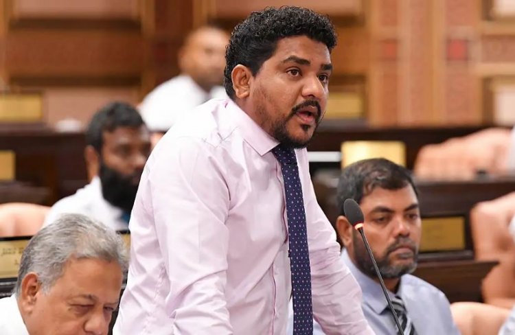 ރައީސް ސިނގިރޭޓާ މެދު ވިސްނަވާހެން ޓީޗަރުންނާ މެދުވެސް ވިސްނަވާ: މަޓޭ ޒާކިރު