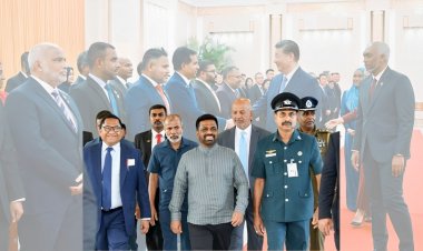 މުއިއްޒަށް ބޮޑުވަނީ ކައުންސިލަރުން ބެންކޮކަށް ދިޔުން