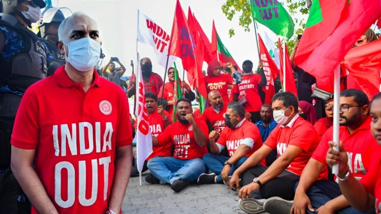 މޯދީ އަރިހުން މުއިއްޒު ރަސްމީކޮށް މާފަށް އެދެންޖެހޭ: މަހުލޫފް