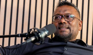 މުއިއްޒު އަޒުލުކޮށް ރައީސްގެ ނާއިބާ ހަވާލު ކުރޭ: ފައްޔާޒު