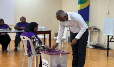 ފެންނަ ނުފެންނަ ވޯޓް: އިންތިހާބަކާނުލާ މުއިއްޒަށް އިތުރު އަހަރެއް
