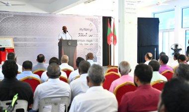 ނުފުއްދަން މުއިއްޒުވާ ހޮޅި ވައުދު: އެއްކަޅިން ހޯޑެއްދޫ