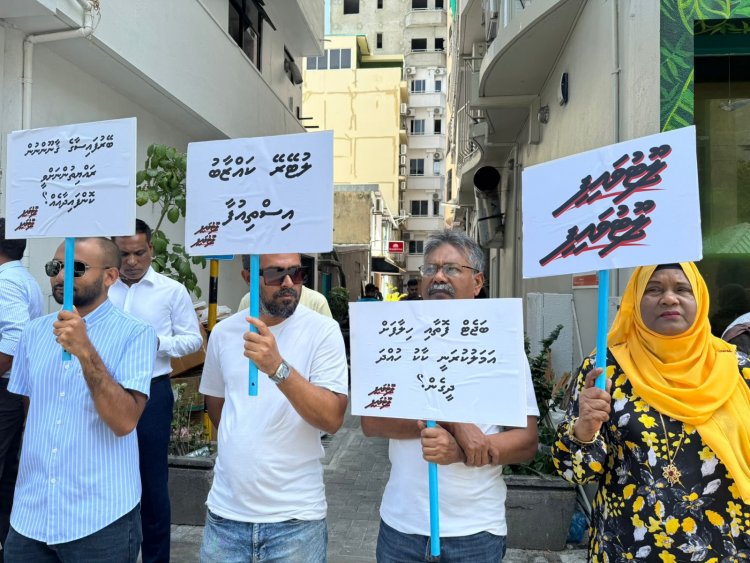 މާލީ ވުޒާރާގައި ލުޓޭރުންގެ އިސްތިއުފާއާށް ގޮވަނީ!