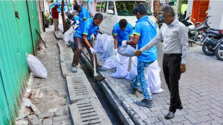 މާލޭގައި ފެންބޮޑުވުން ހައްލުކޮށްދީގެން އާޒިމް ތަފާތު ދައްކާދީފި
