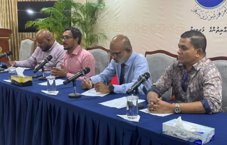 އަތޮޅު ކައިންސިލް އުވުމުން މާލޭގައިނޫނީ ލެޖިޓިމޭޓް މެންބަރުންނެއް ނުތިބޭނެ