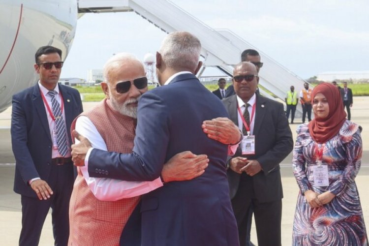 މުއިއްޒު ދެންމެވި މިނިވަންކަމުގެ ރަތްރޮގަކީ ޖެއްސި ގުއިރޯނެއް: ޝާހިދު