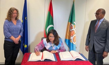 އިދިކޮޅުގައި ލާދީނީ ޓެގްއަޅުވައިގެން ކުރަނީ ލާދީނީ ވެރިކަމެއް