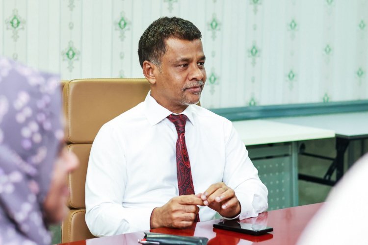 ސްޕެސަލިސްޓުންނަށް ދައްކަންޖެހޭނީ ބޮޑުފެންޑާ އާއިލާ އެކަނި!